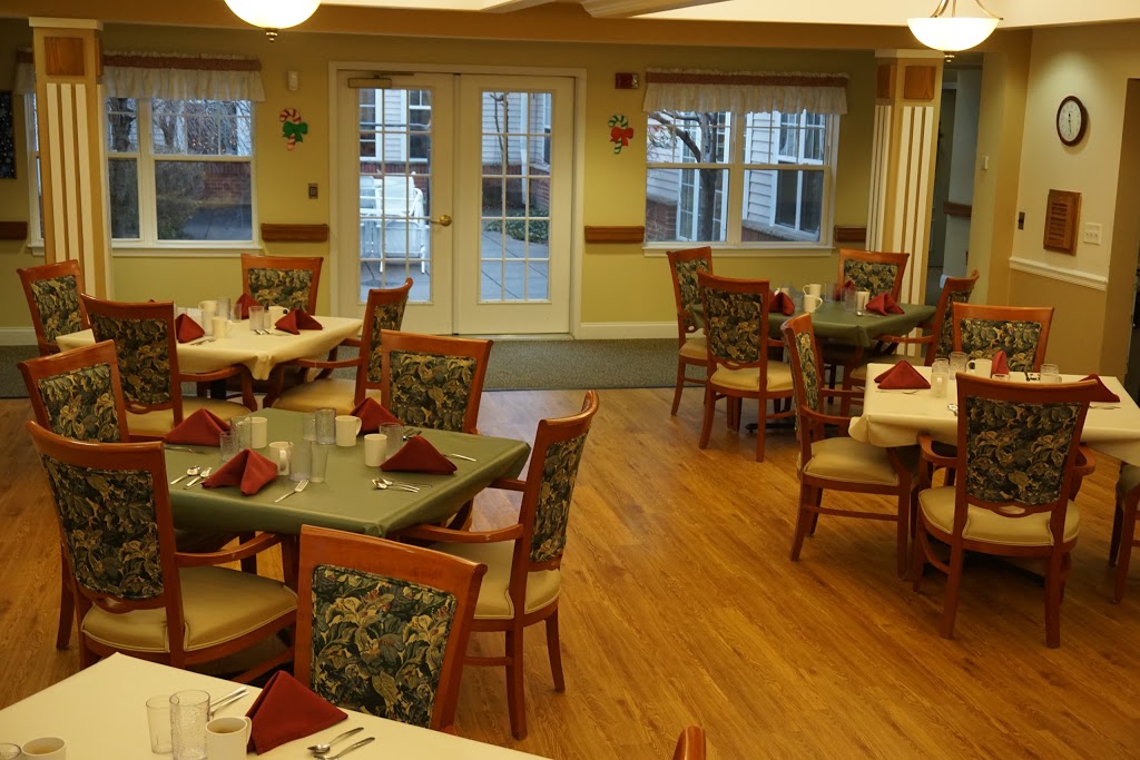 Peregrine Senior Living at Orchard Park | 101 Sterling Dr, Orchard Park, NY 14127, USA | Phone: (716) 675-1022