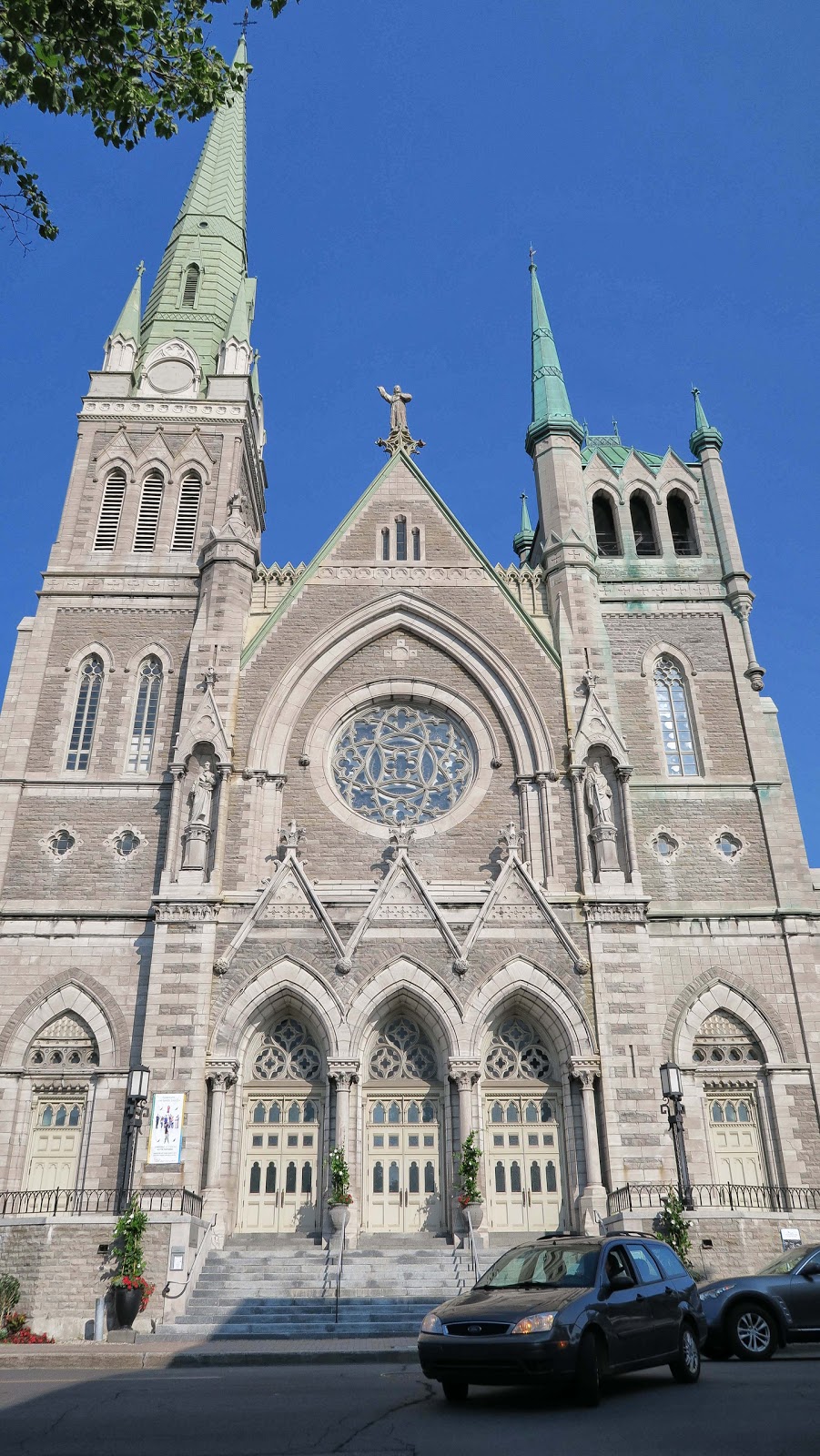 Cocathedral Saint Anthony of Padua | 55 Rue Sainte Élizabeth, Longueuil, QC J4H 1J3, Canada | Phone: (450) 674-1549