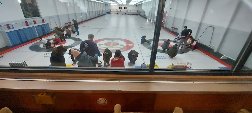 Club de curling Laval-sur-le-Lac | 10 Rue les Pins, Laval, QC H7R 1C7, Canada | Phone: (450) 627-4791