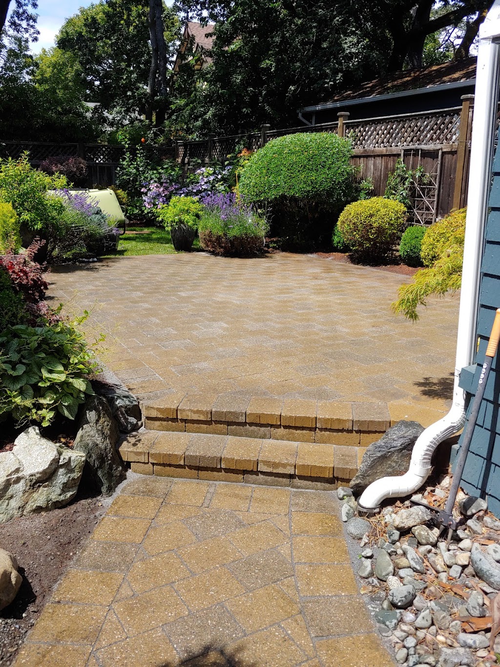 TOMEI Landscaping Ltd | 1123 Goldstream Ave, Victoria, BC V9B 2Y9, Canada | Phone: (250) 710-0337