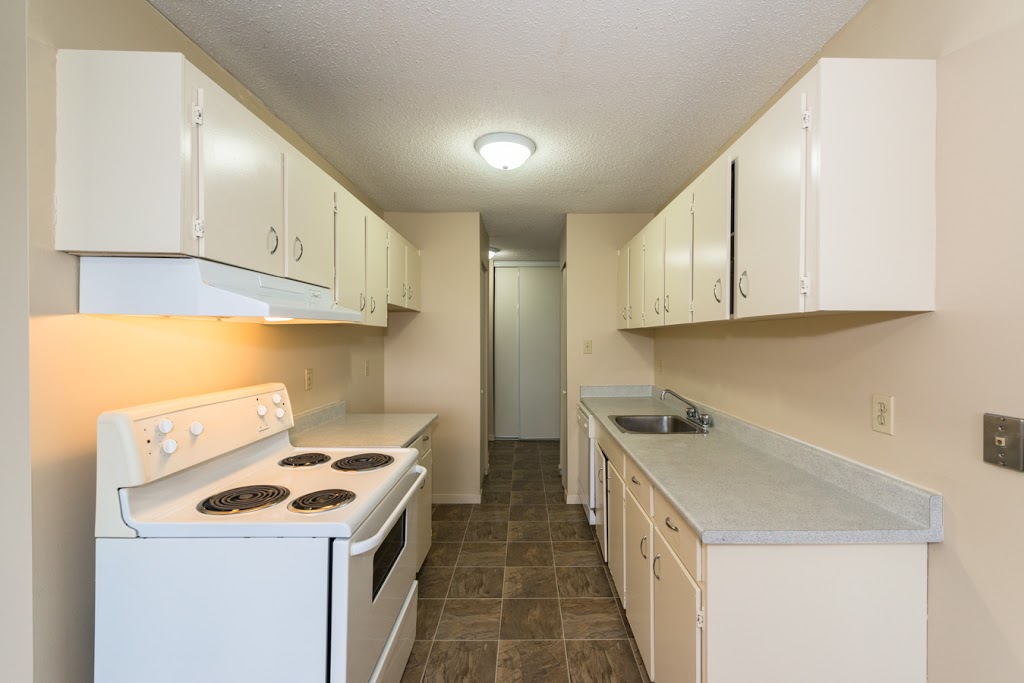 West Edmonton Court | 8905 184 St NW, Edmonton, AB T5T 1T8, Canada | Phone: (780) 414-0291