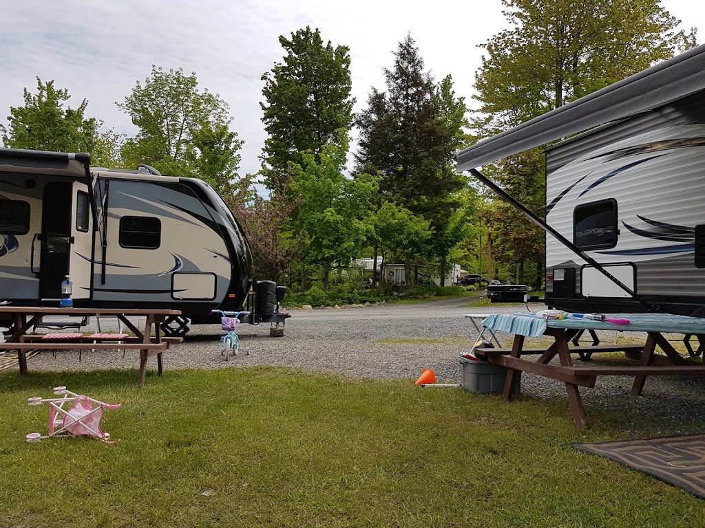 Camping Vacances Bromont | 22 Rue Bleury, Bromont, QC J2L 1B3, Canada | Phone: (450) 534-4434