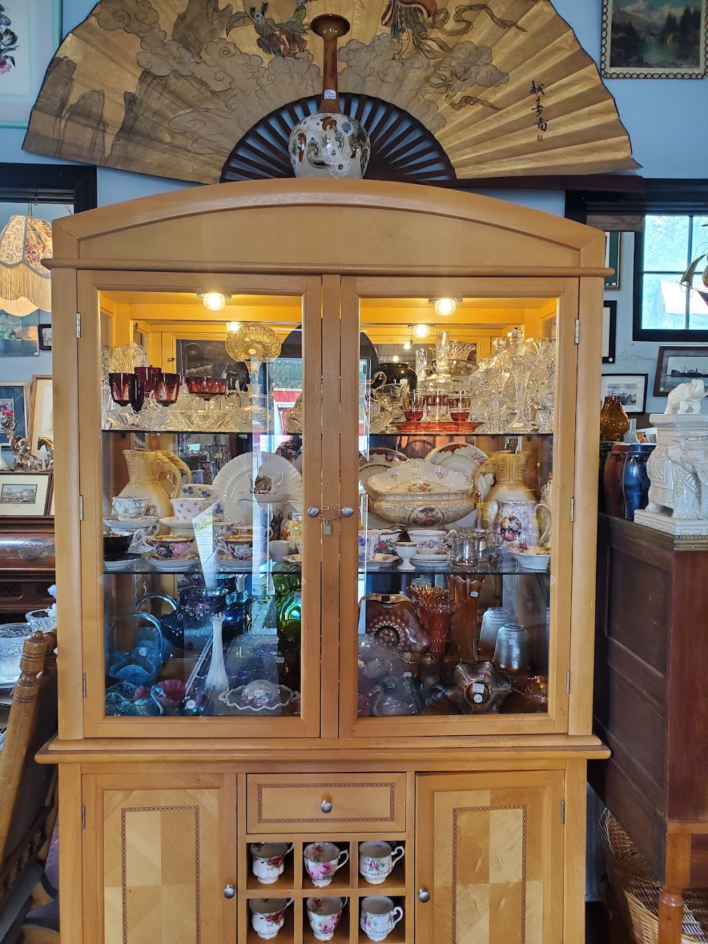 White Elephant Antiques and Uniques | 1604 Cariboo Hwy, Clinton, BC V0K 1K0, Canada | Phone: (250) 457-0085