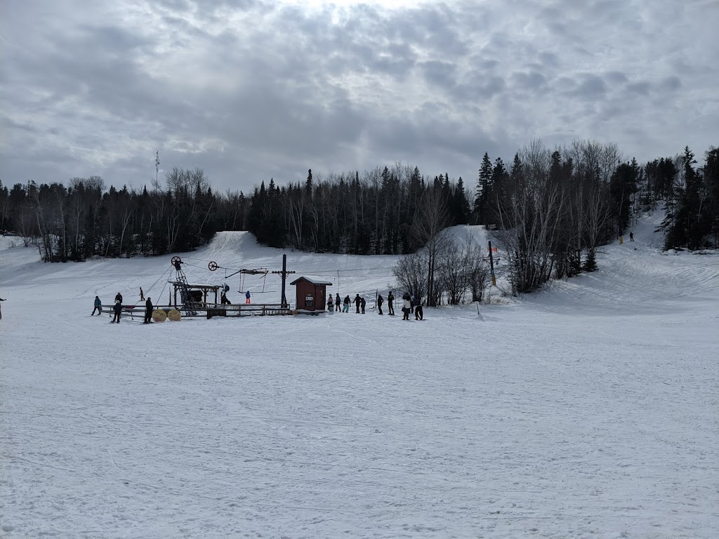 Falcon Ridge Ski Slopes & Trails End Restaurant | 200 Ridge Rd, Falcon Lake, MB R0E 0N0, Canada | Phone: (204) 349-8935