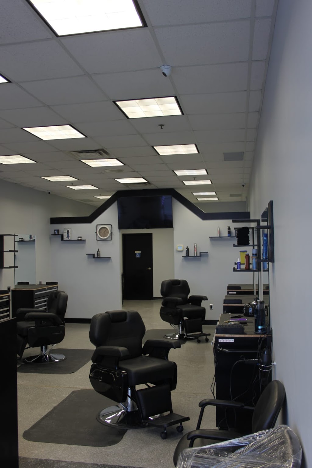 Kals Barbershop | 1319 Commissioners Rd E, London, ON N6M 0B8, Canada | Phone: (519) 668-1900