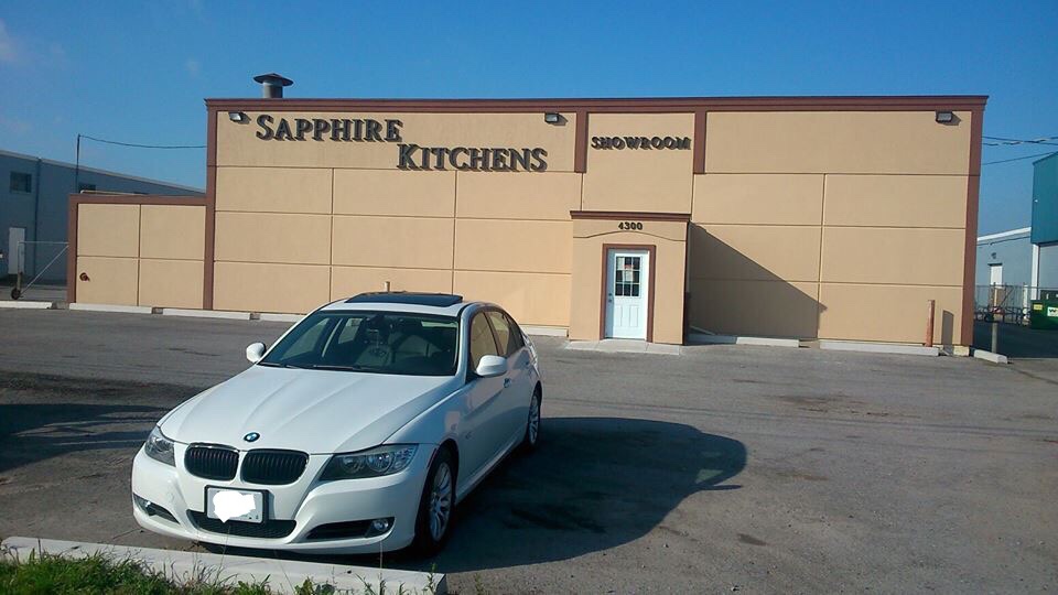 Sapphire Kitchens | 4300 Bartlett Rd, Beamsville, ON L0R 1B1, Canada | Phone: (289) 407-5758