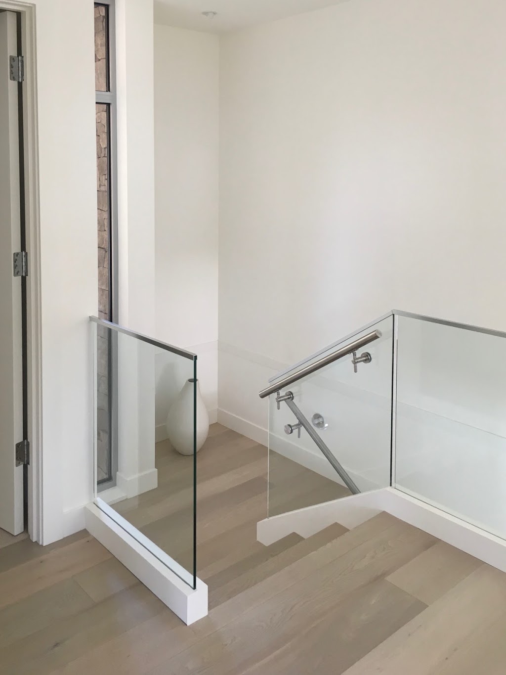 CAVALLO Glass & Mirror | 3670 Eton St, Vancouver, BC V5K 1K9, Canada | Phone: (604) 838-1283