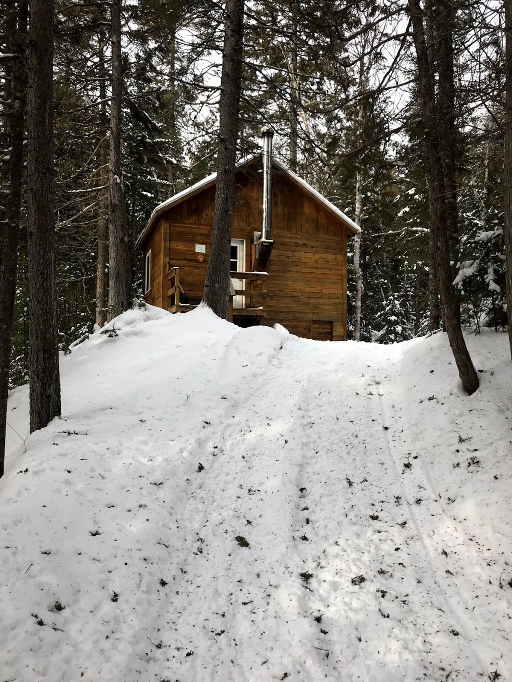 Refuge La Boule | Sainte-Émélie-de-lÉnergie, QC J0K, Canada | Phone: (866) 266-2730