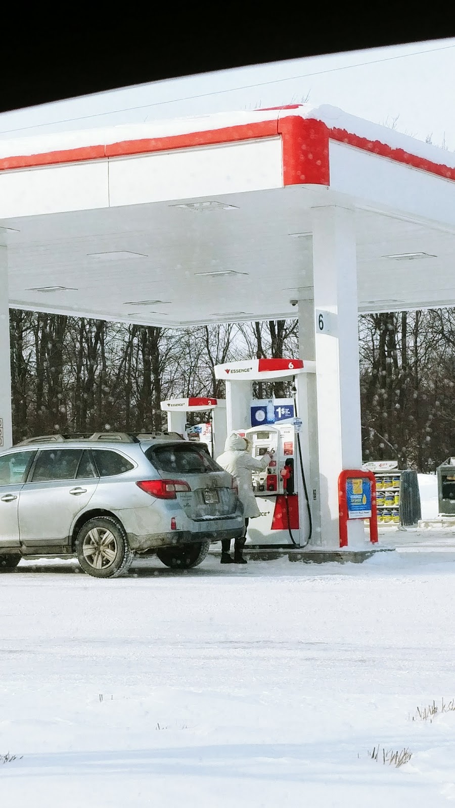 Canadian Tire Gas + | 615 Boulevard Jutras E, Victoriaville, QC G6P 6T2, Canada | Phone: (819) 758-4994