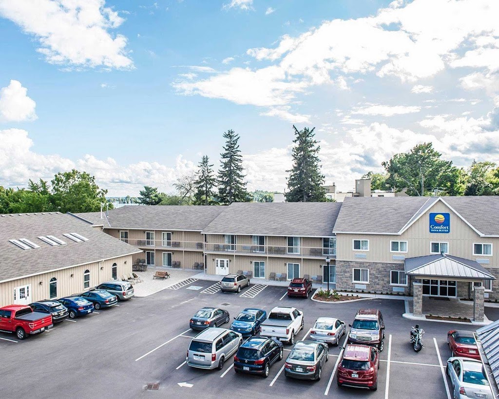 Comfort Inn & Suites Thousand Islands Harbour District | 22 Main St, Gananoque, ON K7G 2L7, Canada | Phone: (613) 382-7272