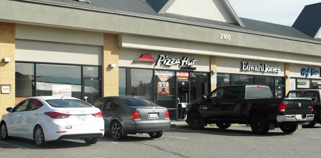 Pizza Hut | 2100 Whatcom Rd, Abbotsford, BC V3G 2K8, Canada | Phone: (604) 851-8100