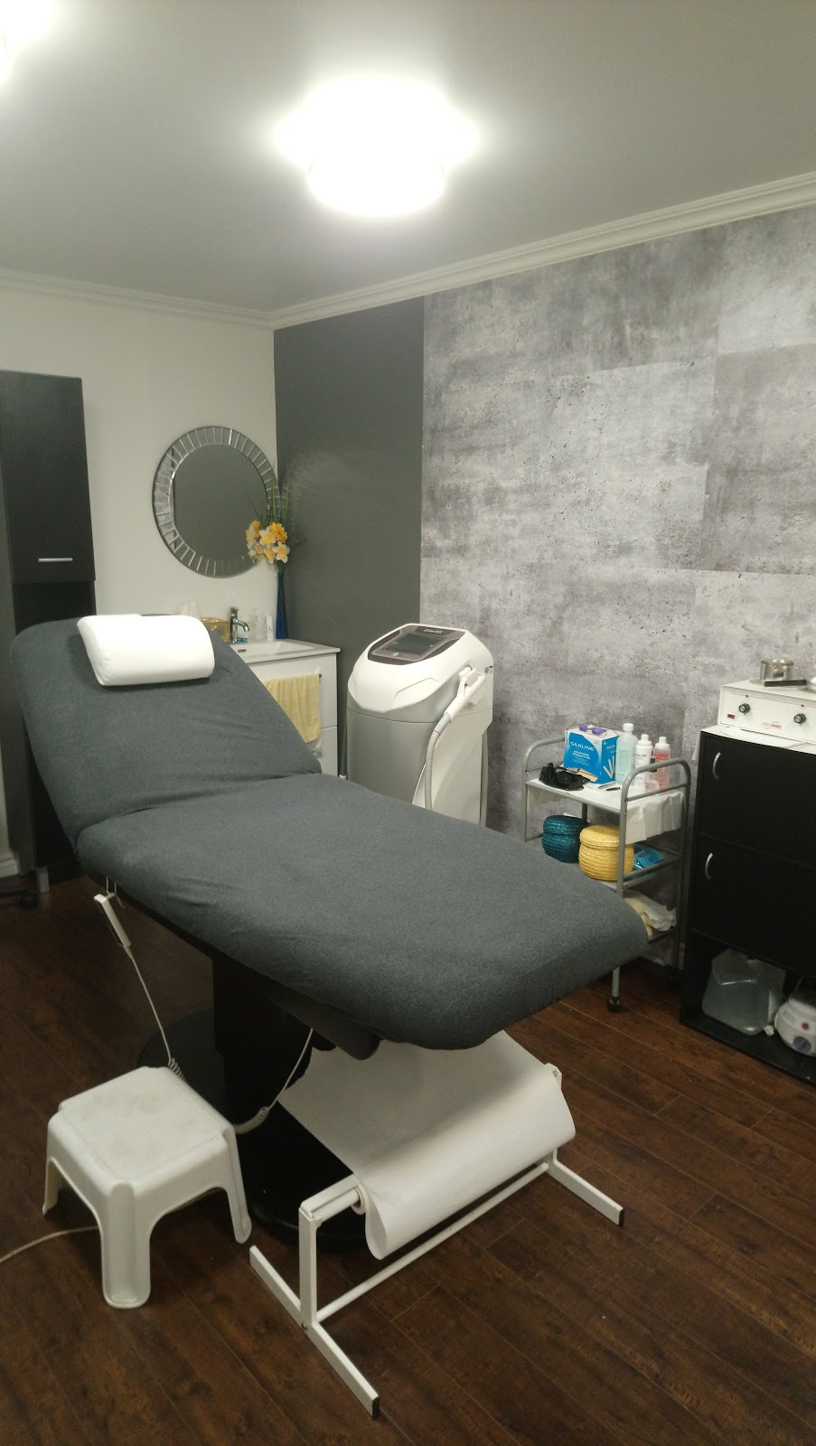 Lumière pulsée & Esthétique Mélanie L. | 579 A Rue Notre-Dame Suite 101, Repentigny, QC J6A 2T6, Canada | Phone: (514) 445-9498