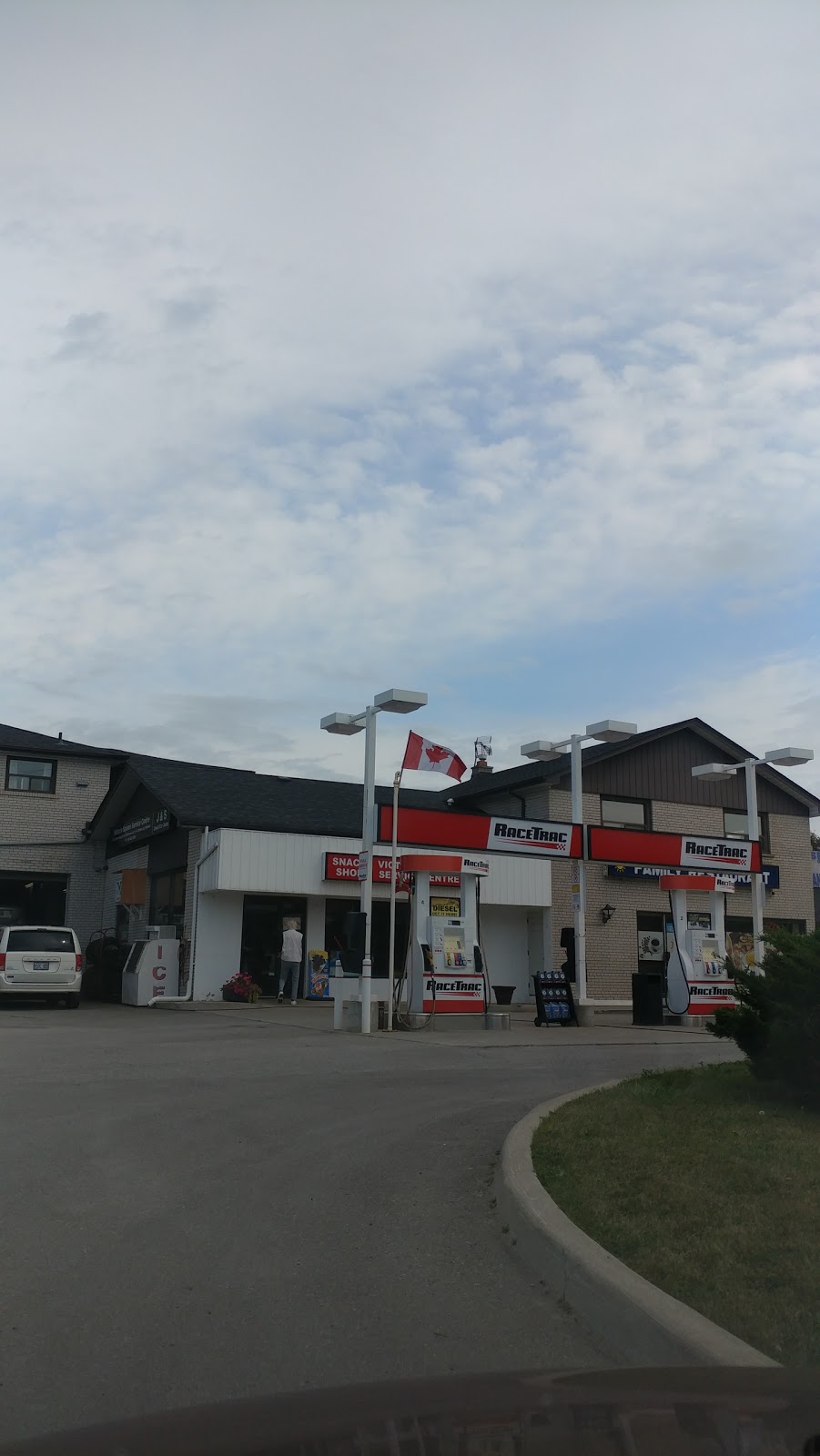 Race Trac Gas | 1087 Woodbine Ave, Markham, ON L6C 1J4, Canada | Phone: (905) 887-5566