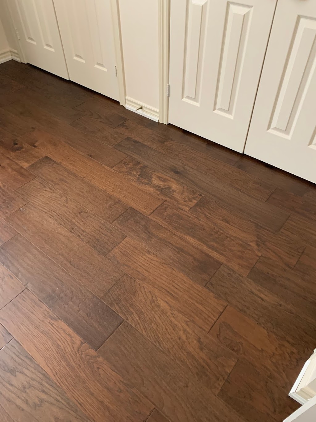 Hardwood, Laminate, Vinyl Flooring - Giant Burlington | 4057 Fairview St, Burlington, ON L7L 2A4, Canada | Phone: (905) 634-0009