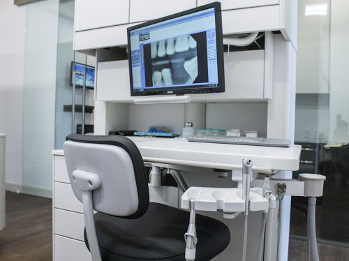 Glen Park Dental | 1135 Pipeline Rd #105, Coquitlam, BC V3B 0N3, Canada | Phone: (604) 474-0403