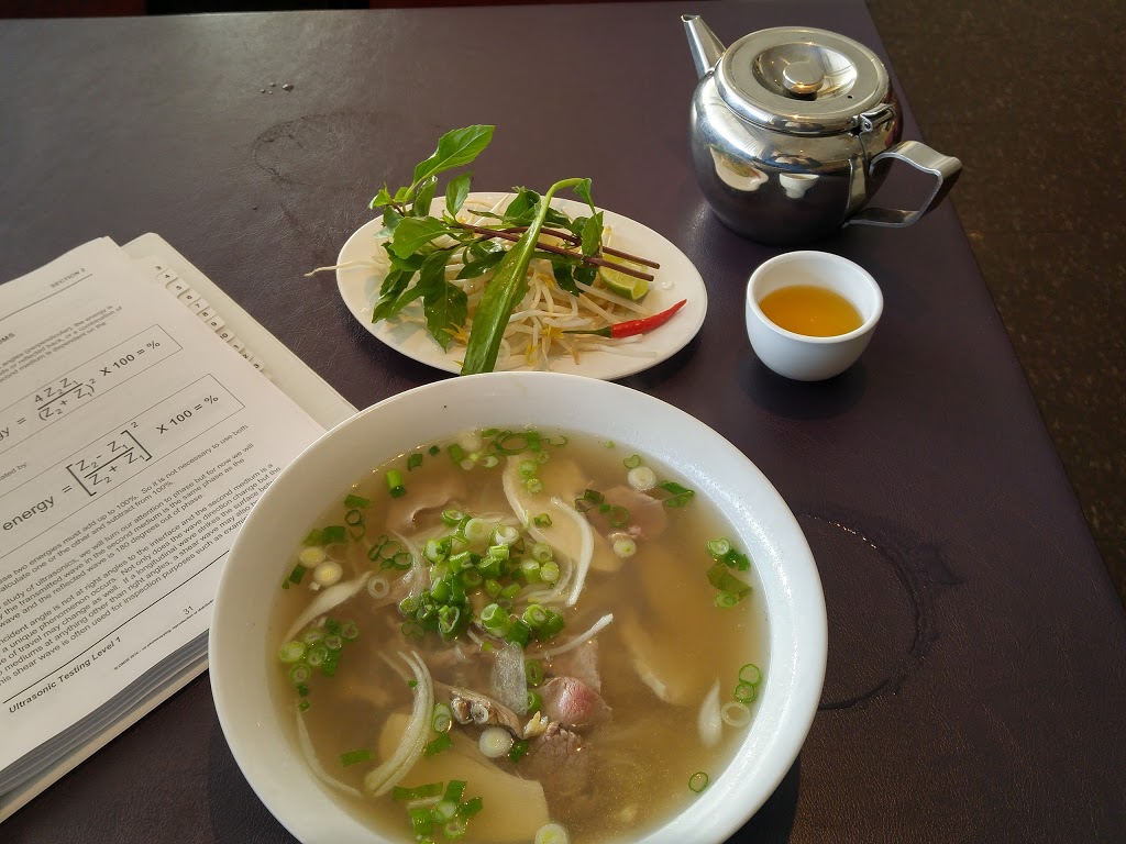 Pho Lac Vien | 430 York Blvd, Hamilton, ON L8R 3K8, Canada | Phone: (905) 522-3525