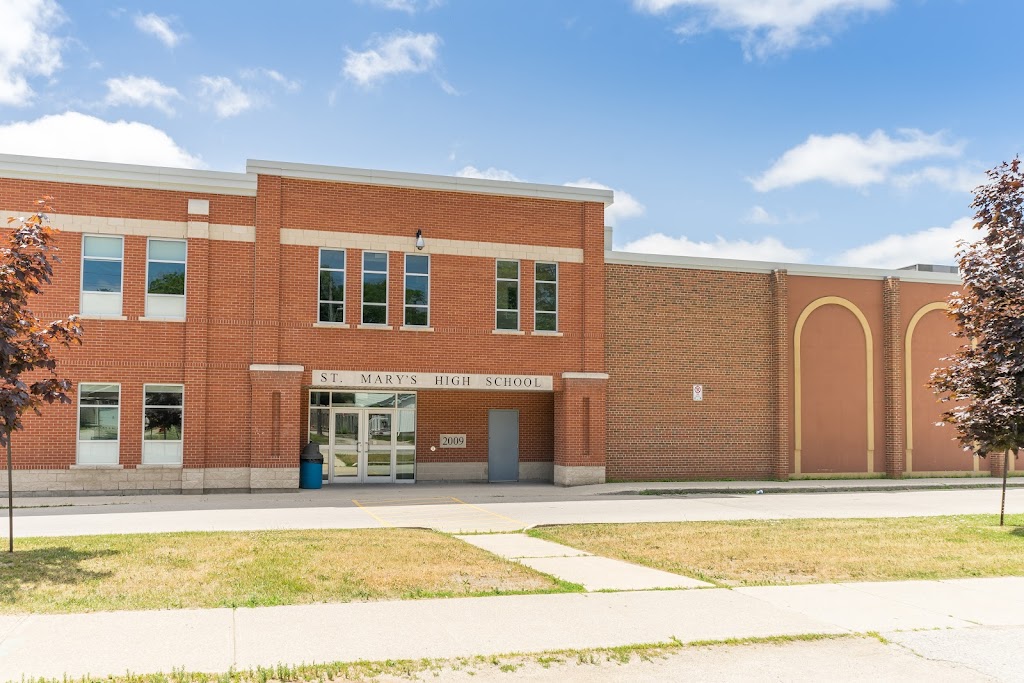 St. Marys High School | 555 15th St E, Owen Sound, ON N4K 1X2, Canada | Phone: (519) 376-4278