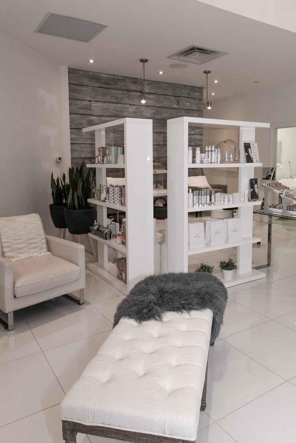 Revive Skin Clinic & Boutique | 1834 Lakeshore Rd W Unit #7, Mississauga, ON L5L 1J7, Canada | Phone: (905) 916-0905