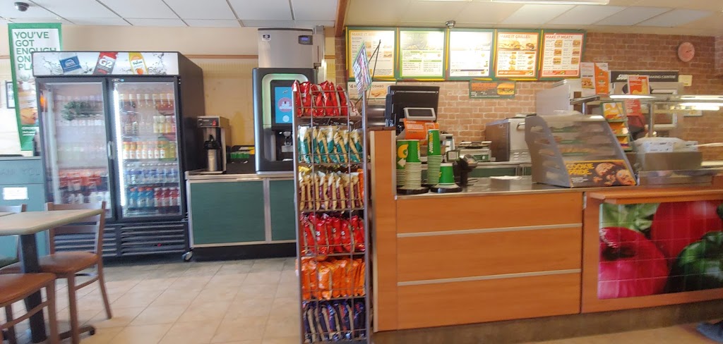 Subway | Munroe Shopping Centre, 491 London St, Winnipeg, MB R2K 2Z4, Canada | Phone: (204) 988-4517