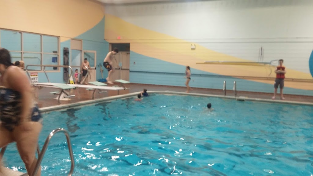 Carleton Place Aquatic Centre | 359 Bridge St, Carleton Place, ON K7C 3H9, Canada | Phone: (613) 257-1005