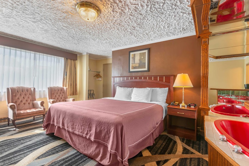 Rodeway Inn & Suites Clarence/Buffalo East | 9370 Main St, Clarence, NY 14031, USA | Phone: (716) 759-6845