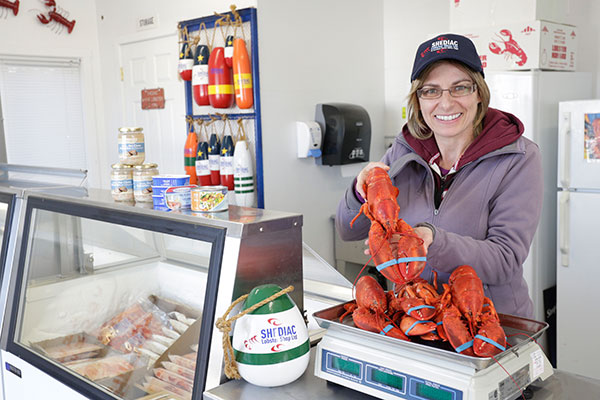 Shediac Lobster Shop Ltd | 261 Main St, Shediac, NB E4P 2A6, Canada | Phone: (506) 533-1437