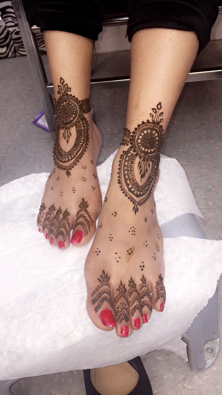 Reetu Mehndi ( Heena Artist) | 513 Doonwoods Cres, Kitchener, ON N2P 2N1, Canada | Phone: (519) 404-0300