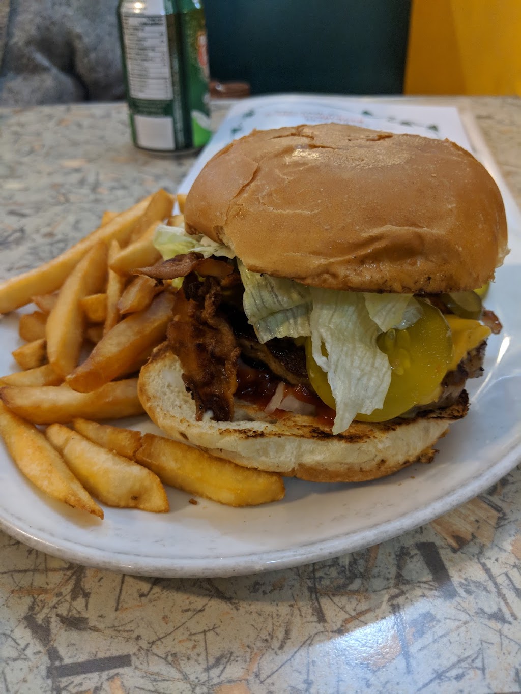 Jumbo Hamburger | 629 Pharmacy Ave, Scarborough, ON M1L 3H3, Canada | Phone: (416) 755-6451