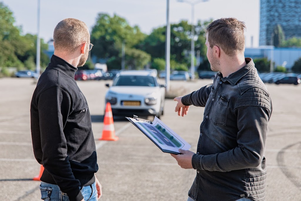 New Roads Driving School | 85 Brookview Dr, Bradford, ON L3Z 0S6, Canada | Phone: (416) 278-7776