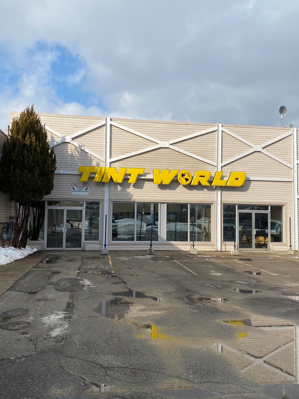 Tint World | 2279 Fairview St #3, Burlington, ON L7R 2E3, Canada | Phone: (905) 234-0822