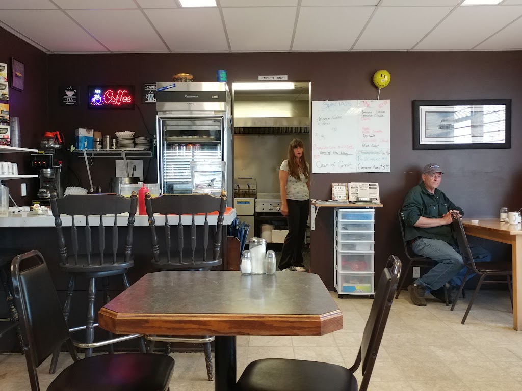 Whistle Stop Cafe | 48 Ave, Mirror, AB T0B 3C0, Canada | Phone: (403) 788-2221