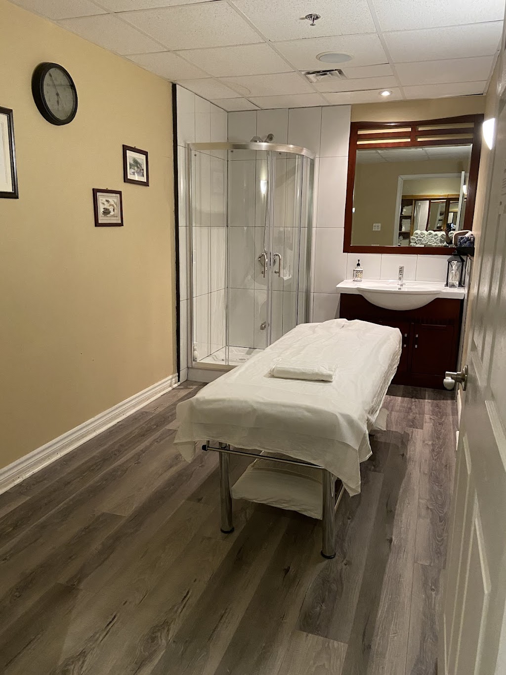 Blue Ocean Wellness Centre | 3-165 East Beaver Creek Rd, Richmond Hill, ON L4B 2N2, Canada | Phone: (905) 597-0259