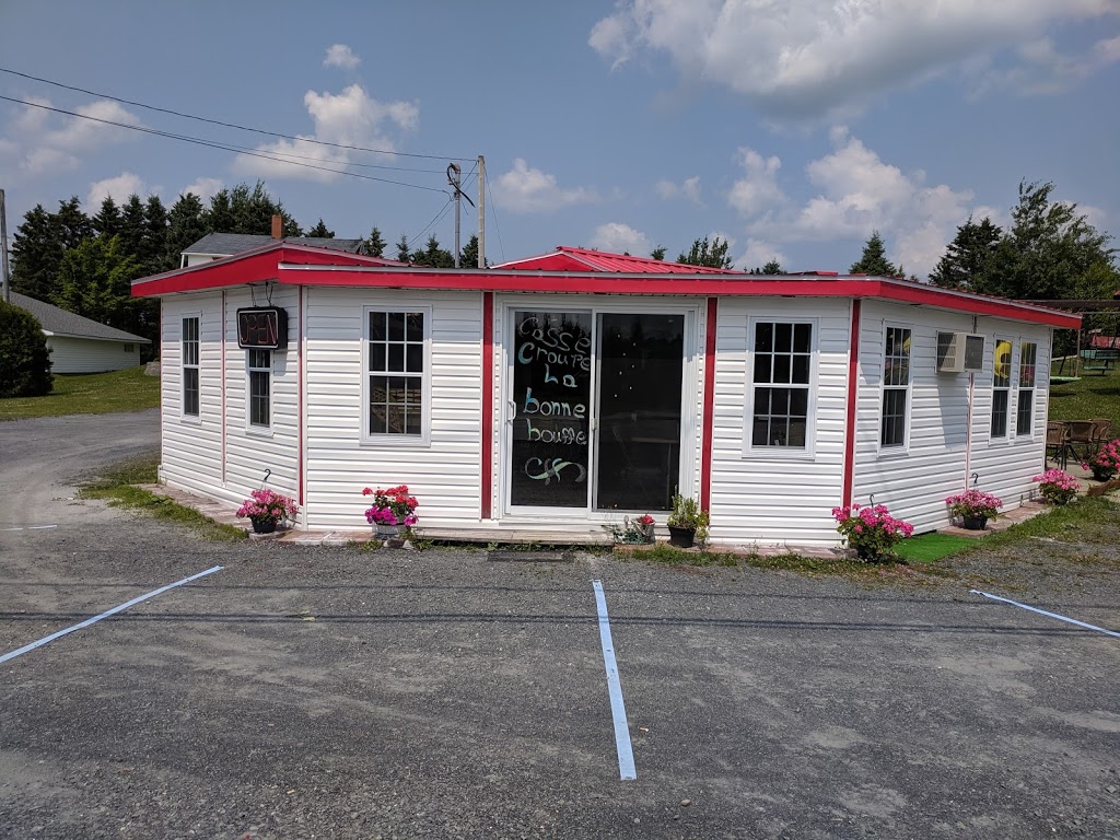 Casse-Croûte La Bonne Bouffe | 599 15e Rue, Saint-Zacharie, QC G0M 2C0, Canada | Phone: (418) 593-5080