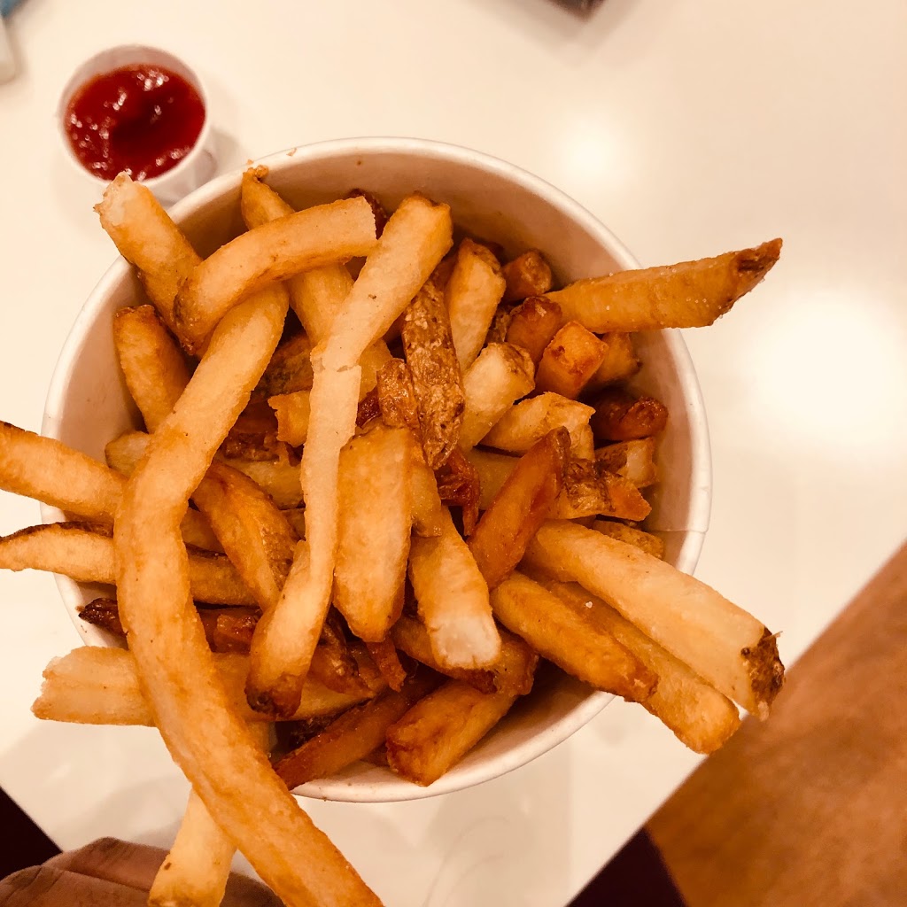 New York Fries - Erin Mills Town Centre | 5100 Erin Mills Pkwy, Mississauga, ON L5M 4Z5, Canada | Phone: (905) 569-6560