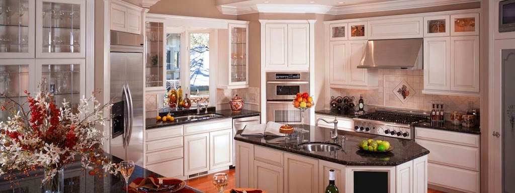 Aura Kitchens & Cabinetry Inc | 1770 Alstep Dr, Mississauga, ON L5S 1W1, Canada | Phone: (905) 673-2872