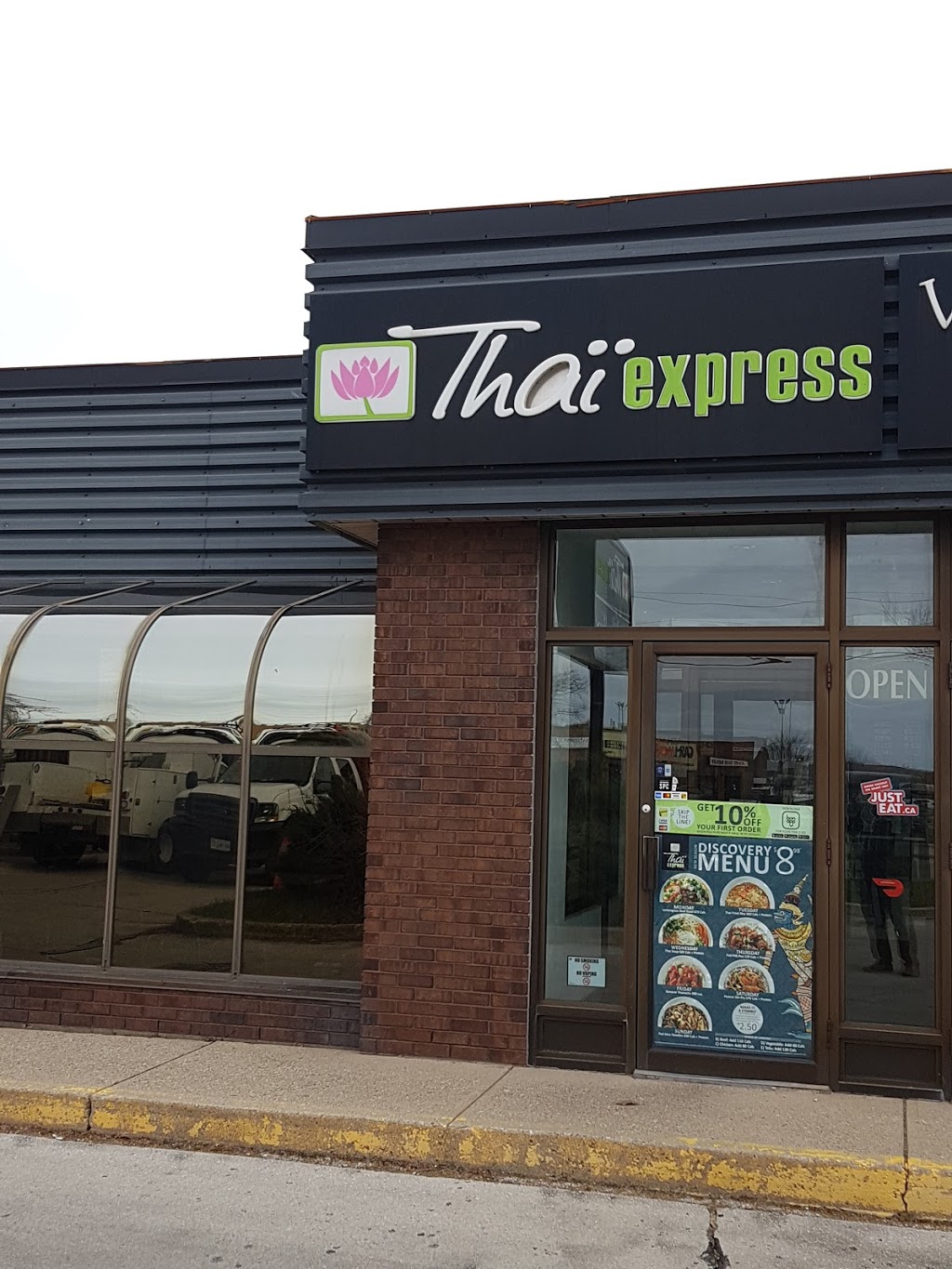 Thai Express | 671 Appleby Line, Burlington, ON L7L 2Y5, Canada | Phone: (905) 333-9998