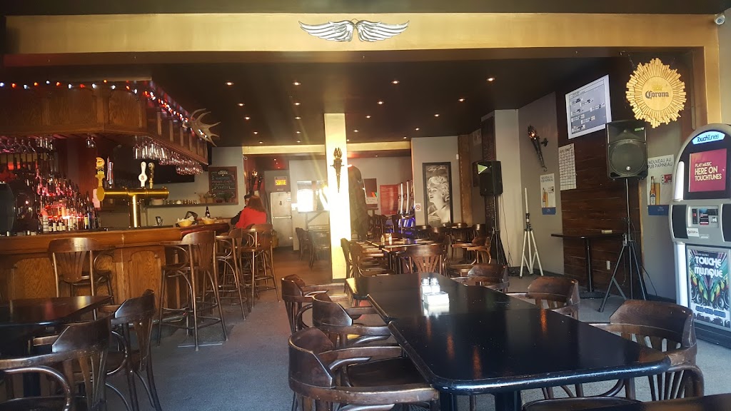 Pub Le Papineau | 6442 Av. Papineau, Montréal, QC H2G 2W9, Canada | Phone: (514) 903-1585