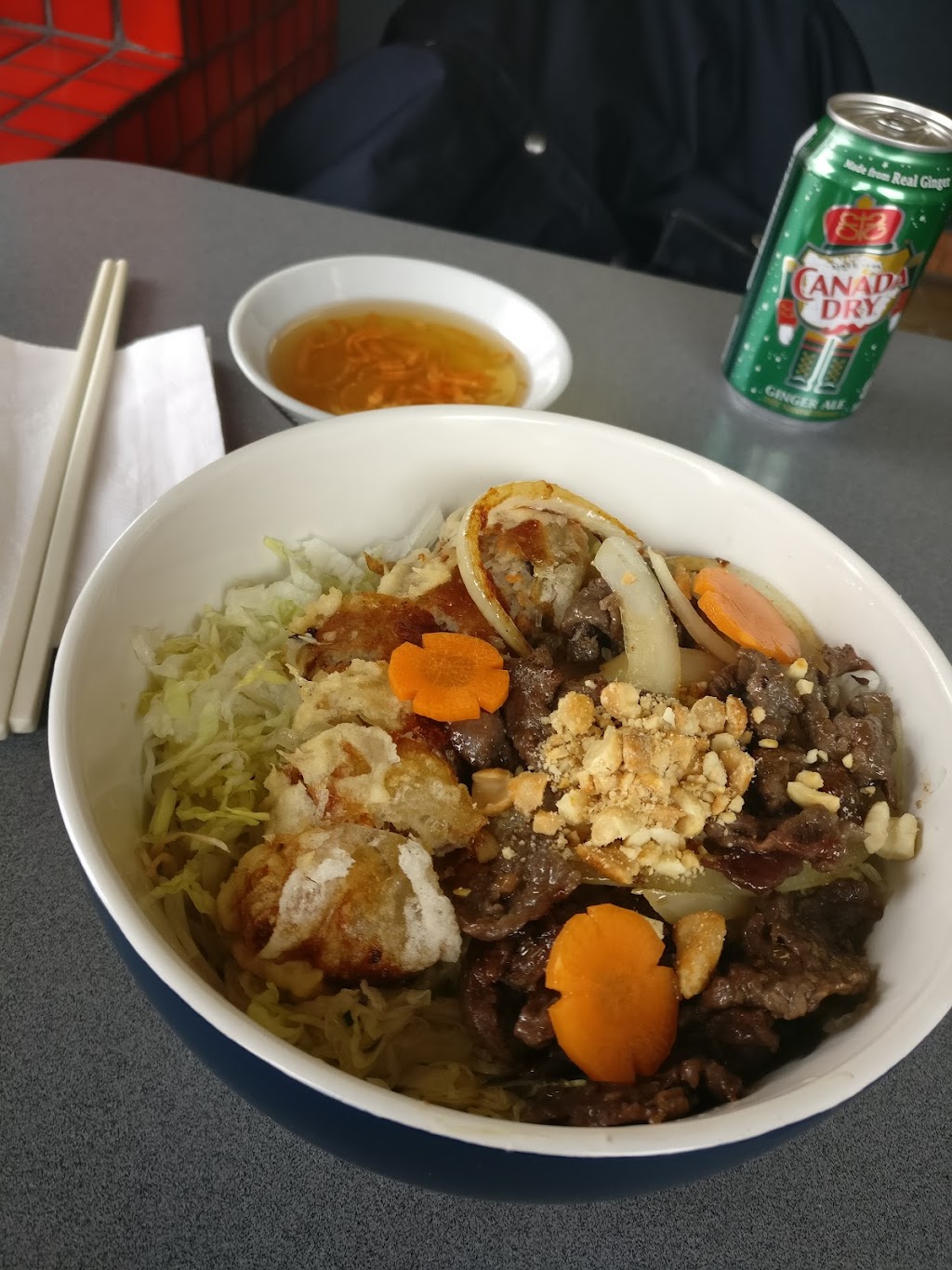 Pho Viet | 30 Dundas St E, Belleville, ON K8N 1B5, Canada | Phone: (613) 968-2605