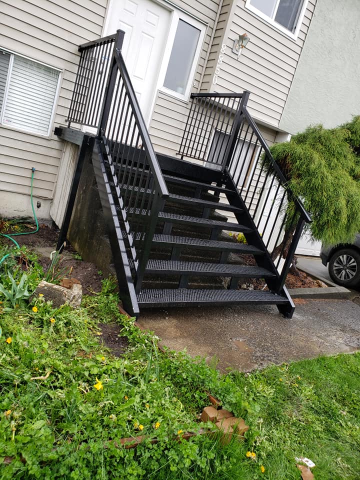 HI PEAK Railing & Gates | 703 Clearbrook Rd, Abbotsford, BC V2T 4B7, Canada | Phone: (778) 242-6974