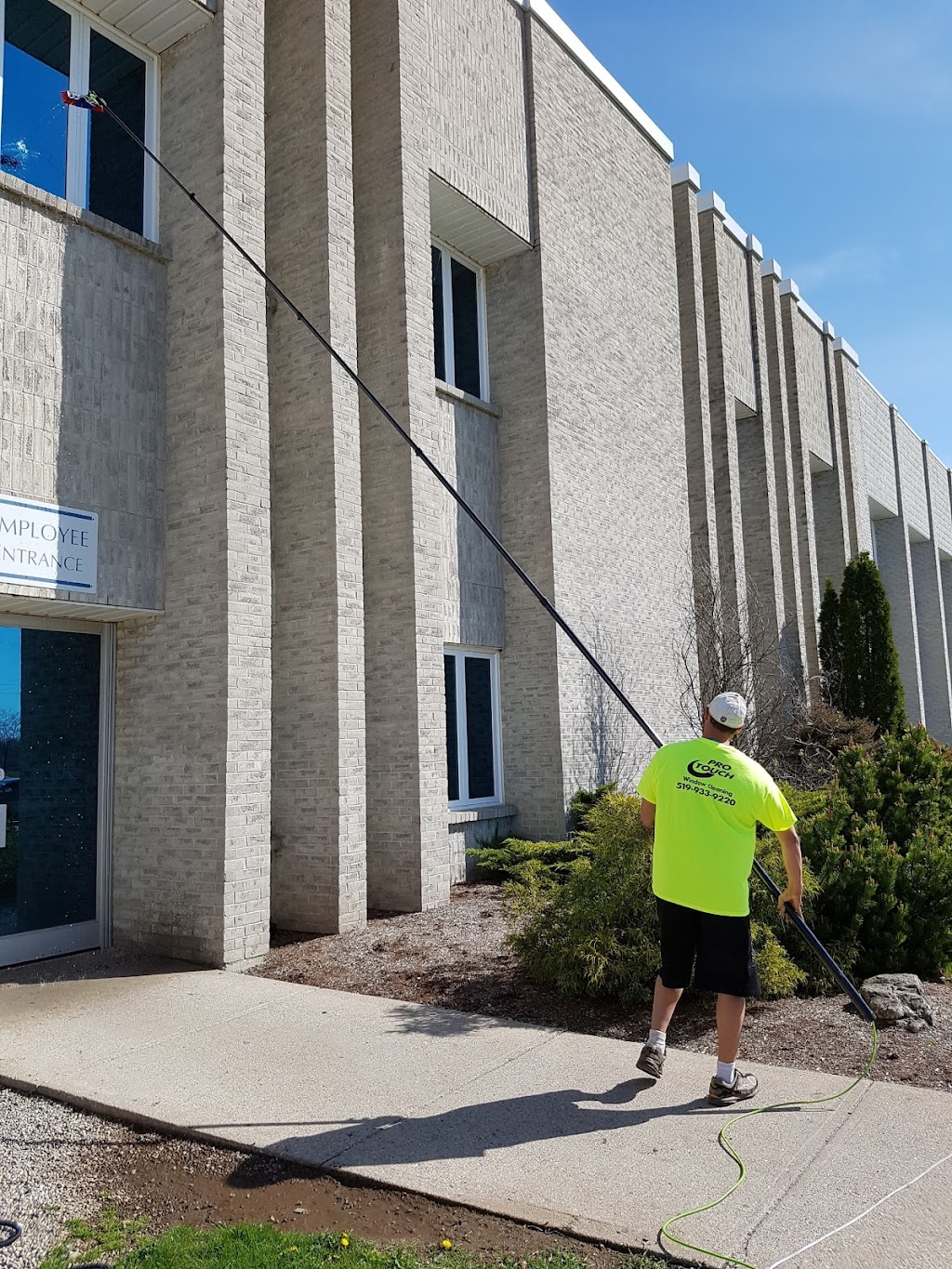 Pro-Touch Window Cleaning | 64 Park Ave, St Thomas, ON N5R 4W1, Canada | Phone: (519) 933-9220