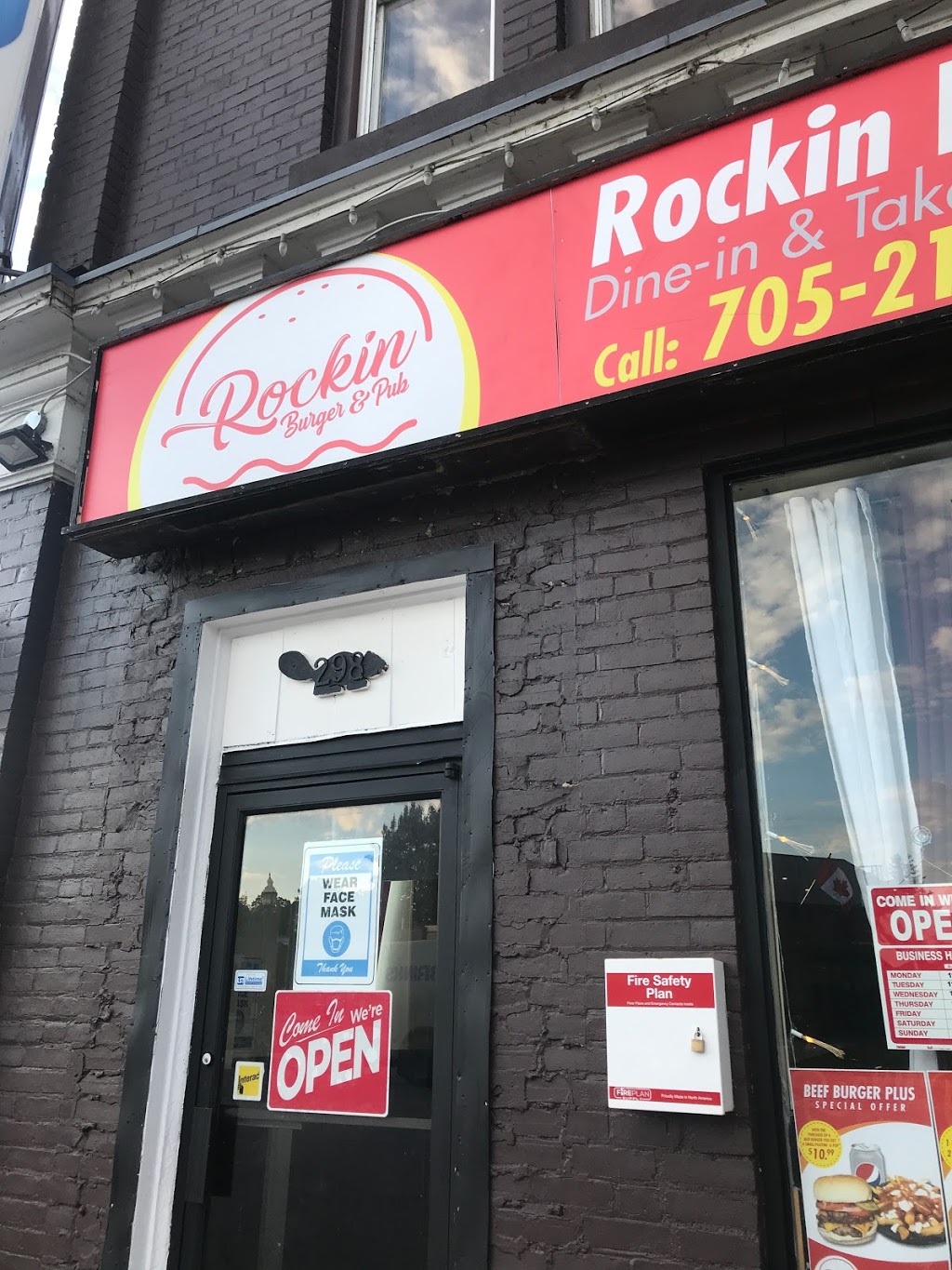 Rockin Burger & Pub | 298 Simcoe St, Beaverton, ON L0K 1A0, Canada | Phone: (705) 217-9555
