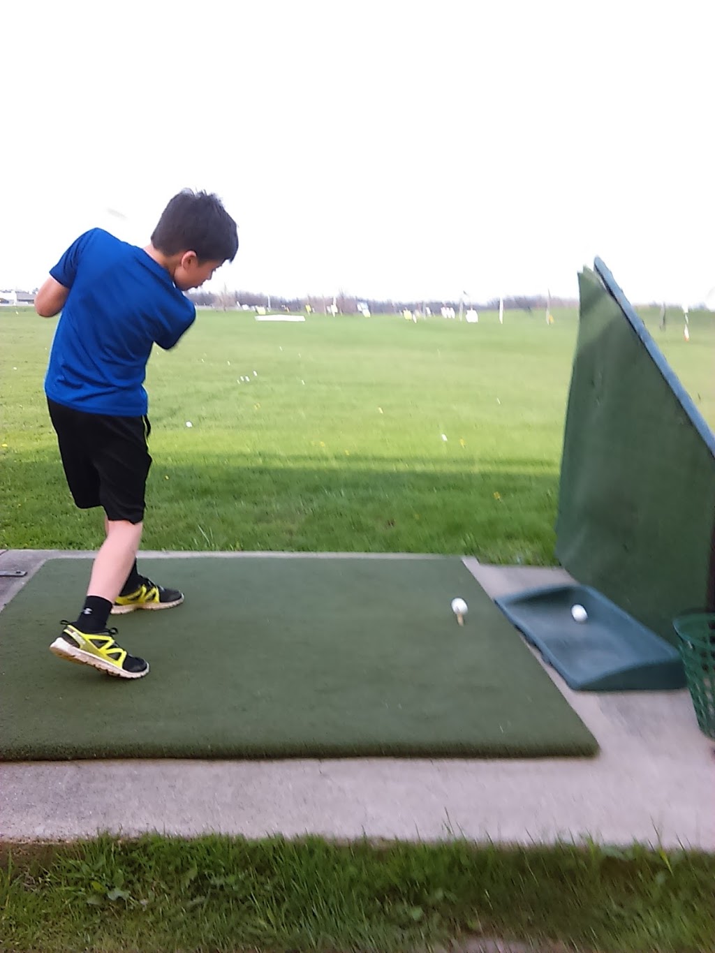 Airport Driving Range and Pro Shop | 207 Youngs Rd, Williamsville, NY 14221, USA | Phone: (716) 634-5588