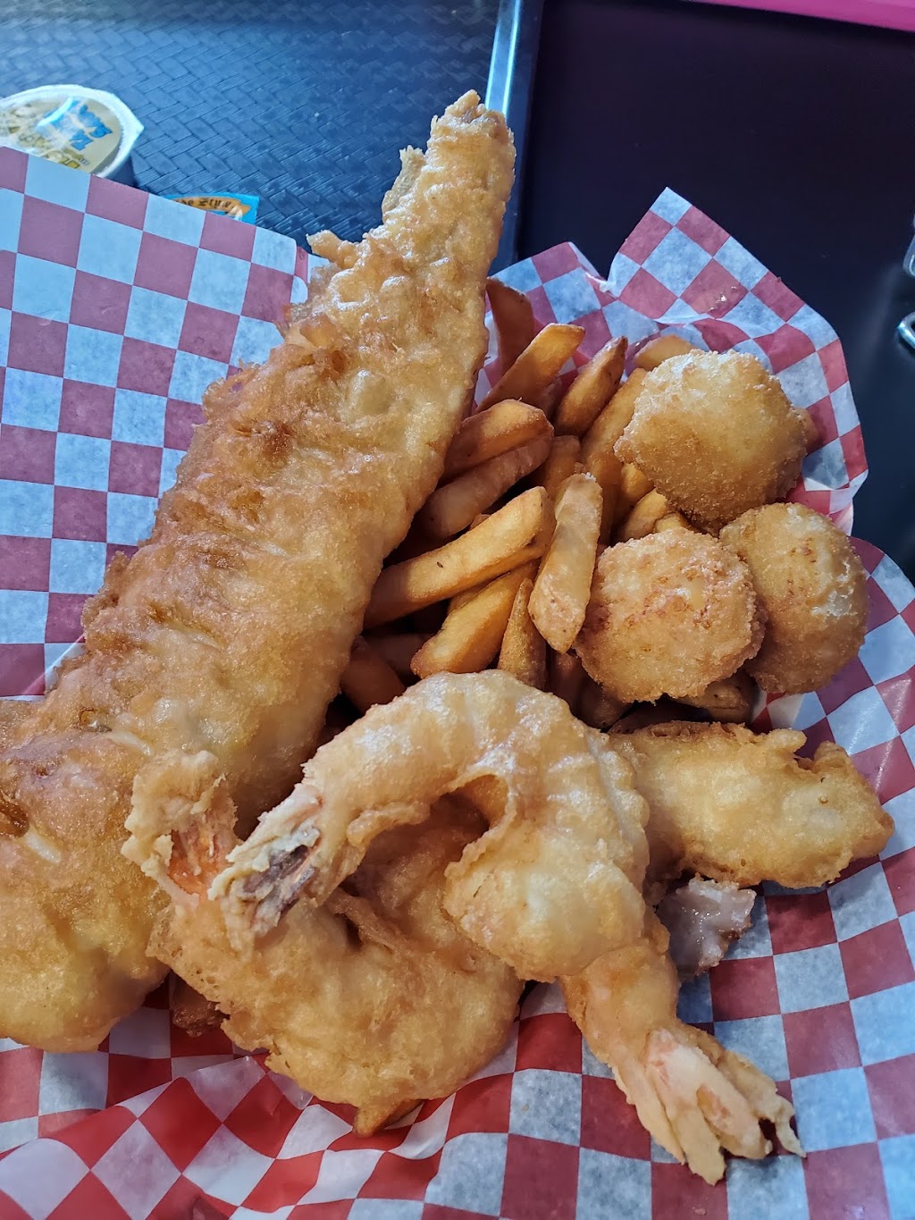 Lakeport Fish & Chips | 8214 Lundys Ln, Niagara Falls, ON L2H 1H1, Canada | Phone: (905) 357-3232