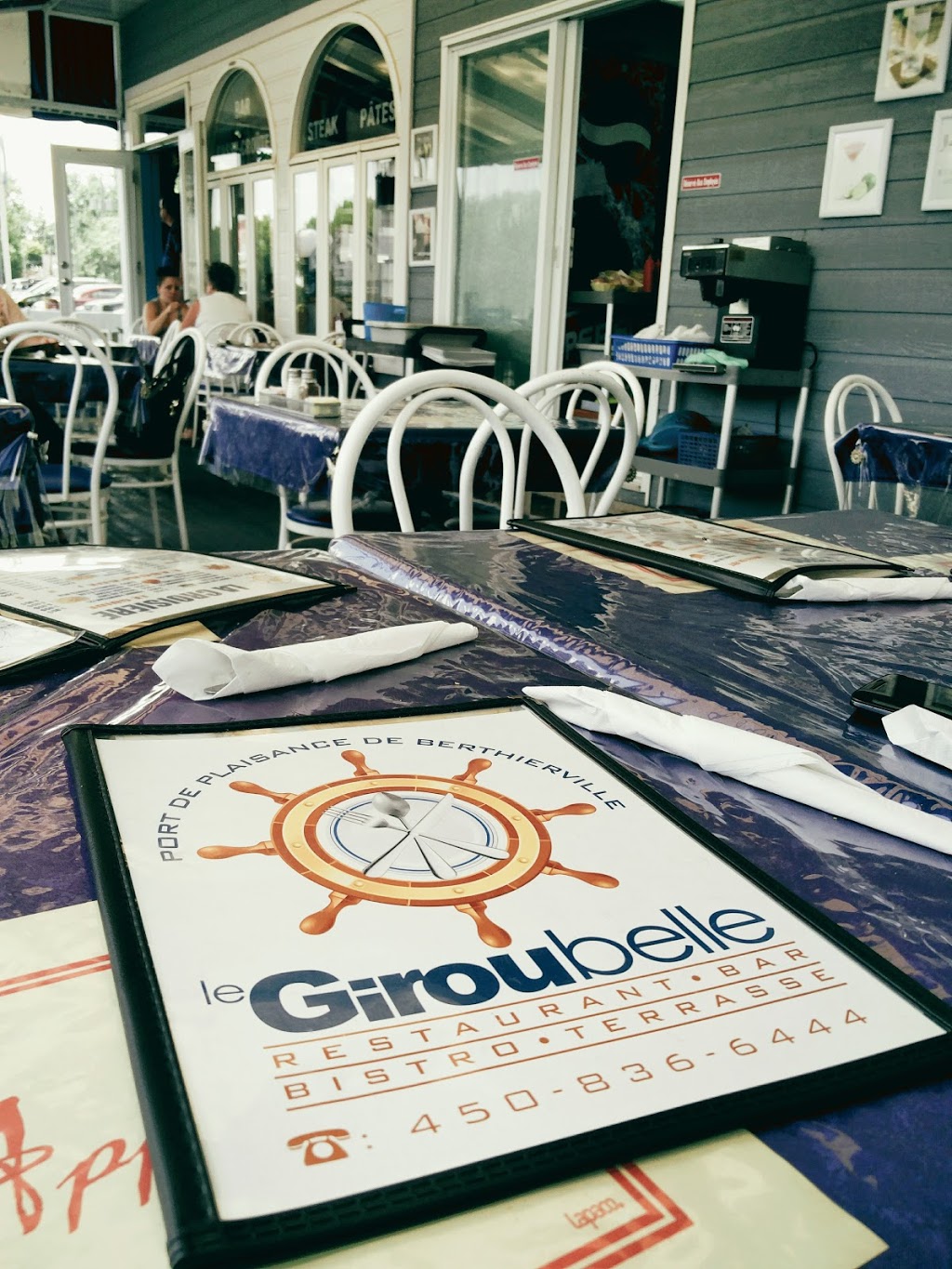 Restaurant Le Giroubelle | 541 Rue de Frontenac, Berthierville, QC J0K 1A0, Canada | Phone: (450) 836-6444