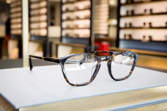 SB Optical - Low Vision Solutions Inc. | 1242 St Clair Ave W, Toronto, ON M6E 1B7, Canada | Phone: (647) 748-4577