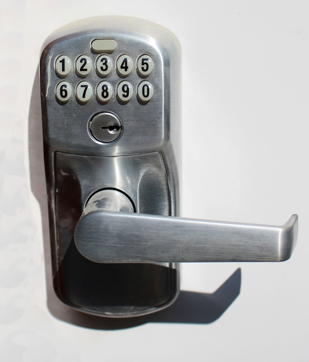 LNM Locksmith Near Me Service | 1001 Islington Ave, Etobicoke, ON M8Z 5X5, Canada | Phone: (437) 747-7619