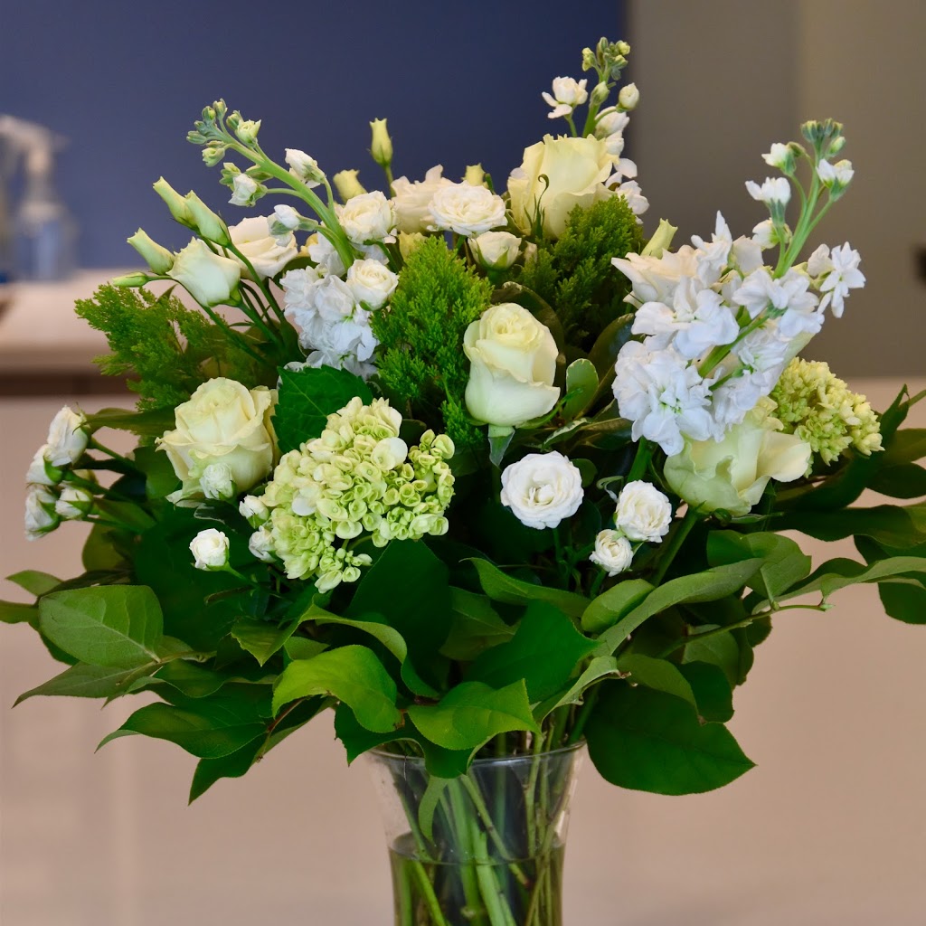 True Flowers | 118 Lakeshore Rd W, Oakville, ON L6K 1E3, Canada | Phone: (905) 337-3178