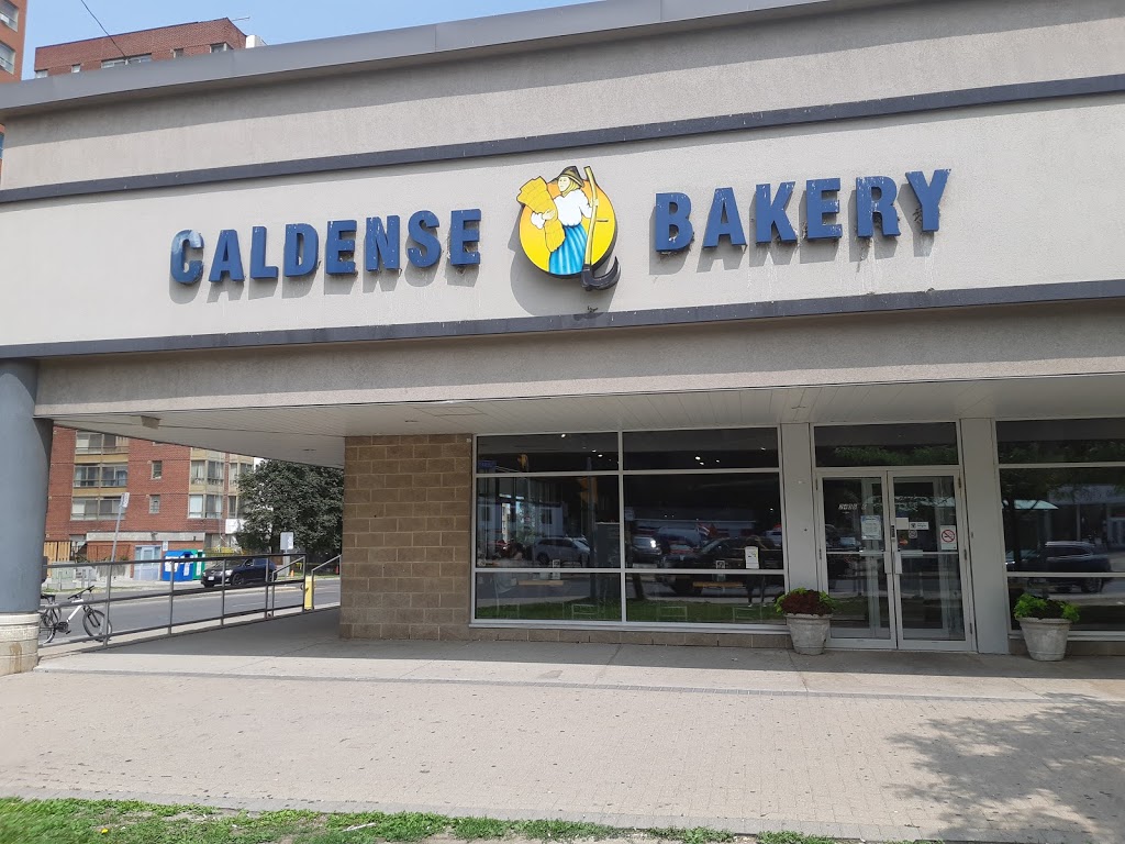 Caldense Bakery | 2406 Eglinton Ave W, York, ON M6M 1S6, Canada | Phone: (416) 657-1999