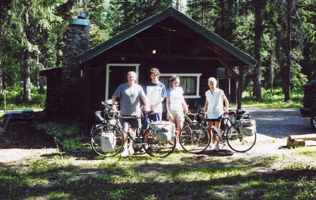 Kootenay Park Lodge | 9500 BC-93, Vermilion Crossing, BC V0A 1E0, Canada | Phone: (778) 357-9959