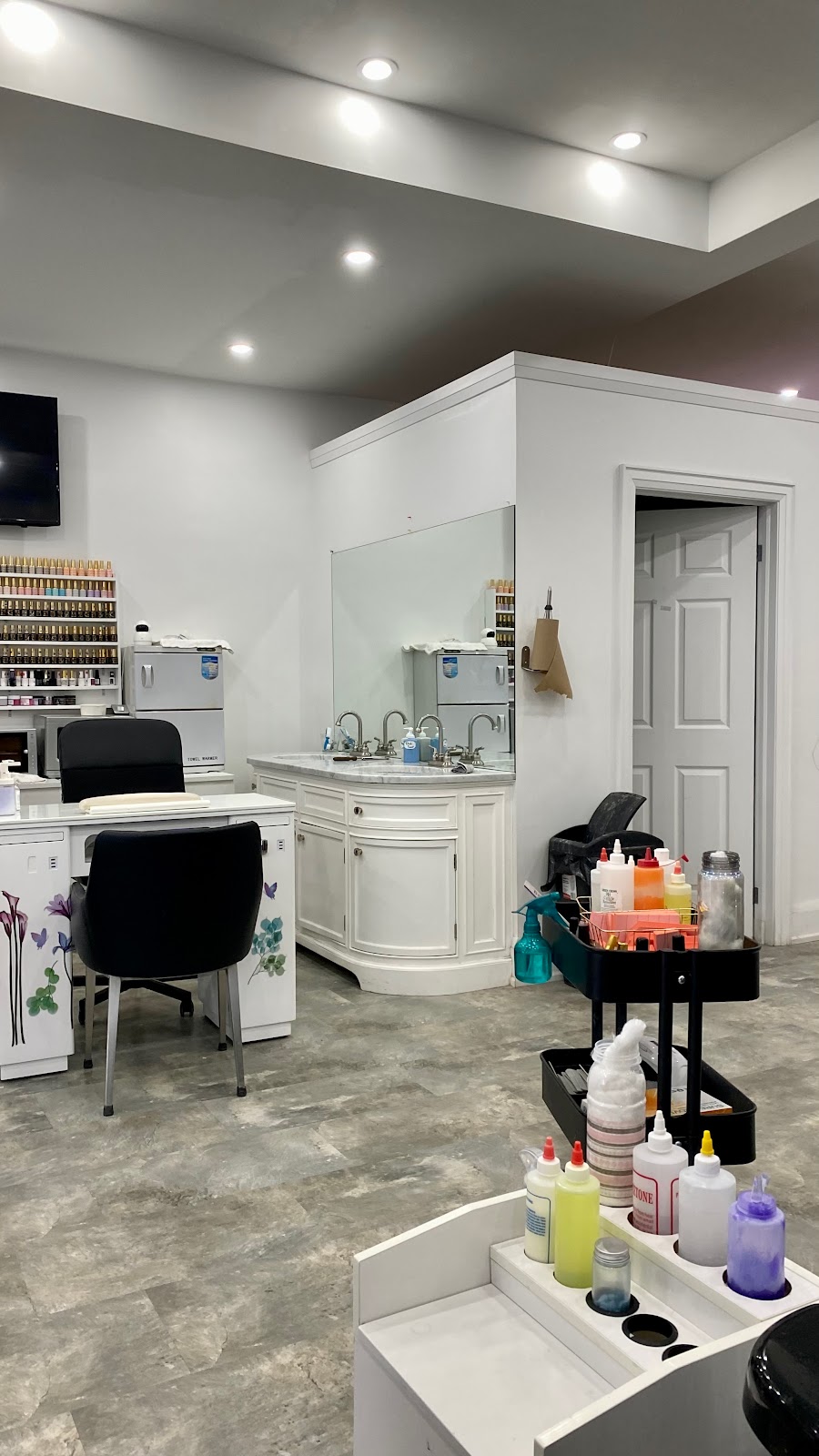 JinJin’s Nails & Spa | 2636 Eglinton Ave W, York, ON M6M 1T7, Canada | Phone: (416) 651-7455